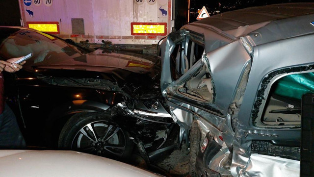 Samsun'da feci kaza! Yola mazot döküldü: 23 araç birbirine girdi, çok sayıda yaralı var! - Resim: 5