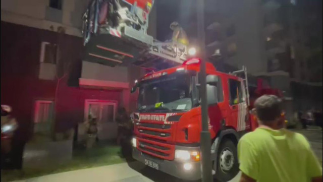 Bayrampaşa’da korkutan yangın: Çok sayıda vatandaş mahsur kaldı - Resim: 2