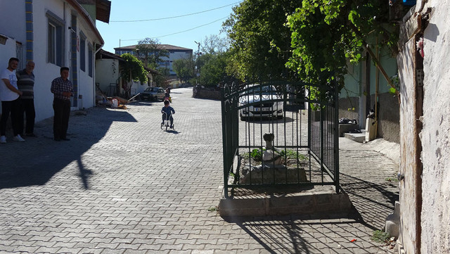 Rüyasında gördü 'oğlum burda evliya var' dendi! Sancı Tekkesi mezarı yol ortasında kaldı! - Resim: 1