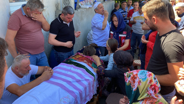 Kanlı bıçağı kafasına sapladı! 'Cezaevi' detayı çıktı, katledilen kadının 2 kızı kahretti - Resim: 1