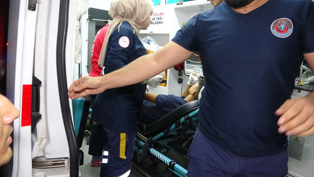 Tuğçe Kandemir konserinde 3 ayrı bıçaklı kavga çıktı! 1’i ağır 4 kişi yaralandı - Resim: 1