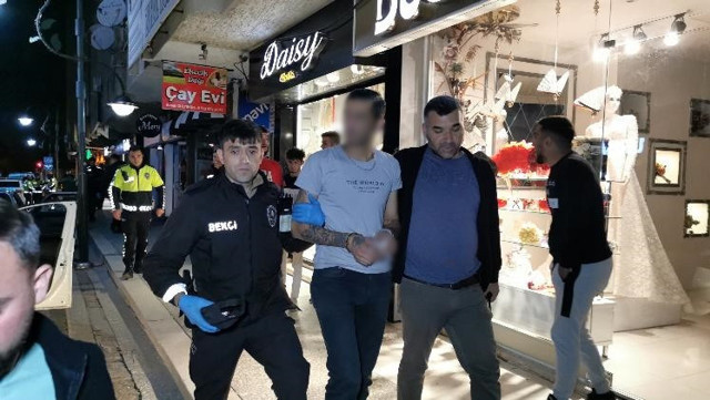 Aksaray'da polise yakalandı, ağlayarak 'benim alakam yok' dedi - Resim: 1