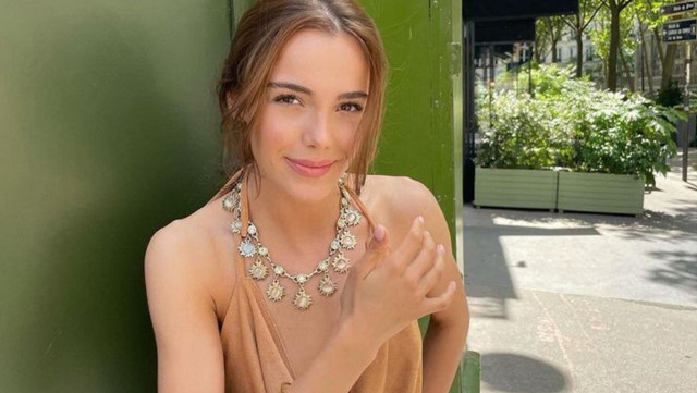 Tepki çeken sahnesiyle gündemden düşmeyen Hafsanur Sancaktutan'dan bikinili pozlar - Resim: 0