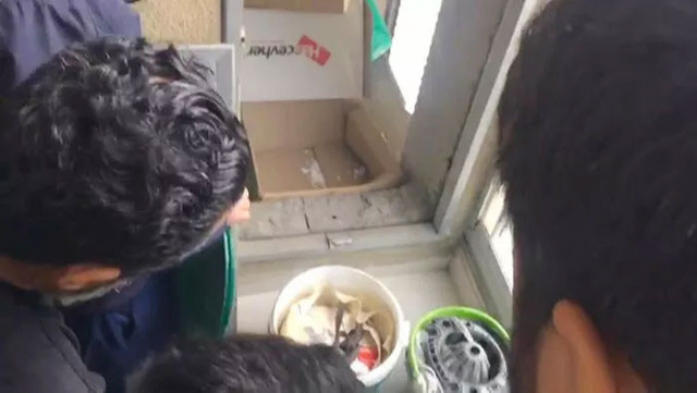 FETÖ kasası açıldı deste yüklü paralar sergilendi boya kutularında milyonlar çıktı - Resim: 0