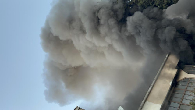 Asit nedeniyle patlama oldu: Pendik’te korkutan yangın kontrol altına alındı - Resim: 0