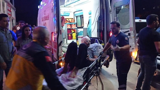 Başından vuruldu, el sallayarak ambulansa bindi: Yakınlarına böyle seslendi! - Resim: 1