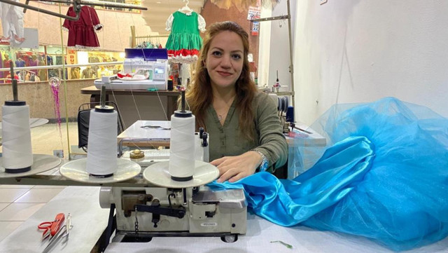 İki çocuk annesi hobisi sayesinde dünyaya açıldı! - Resim: 0