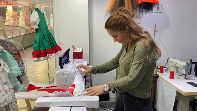 İki çocuk annesi hobisi sayesinde dünyaya açıldı! - Resim: 4