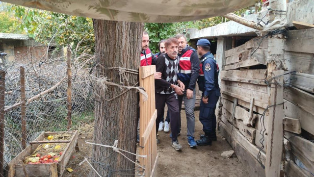 Milyoner olma hayali 400 bin liradan etti: İmaj değiştiren dolandırıcı ahırda yakalandı! - Resim: 0