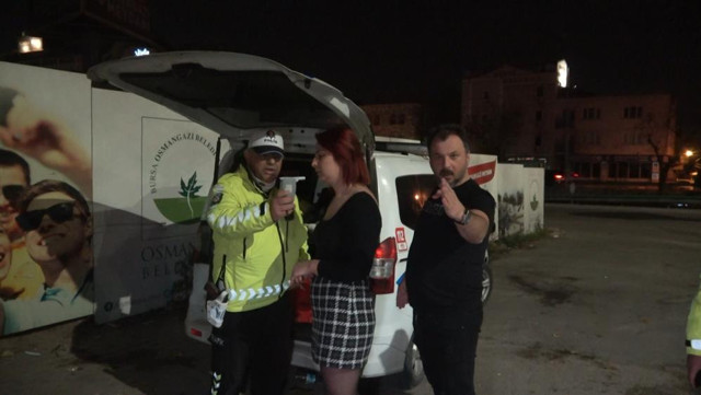 ‘Dur’ ihtarına uymadı anayolda geri geri gitmeye çalıştı! Peş peşe özür diledi ama... - Resim: 0