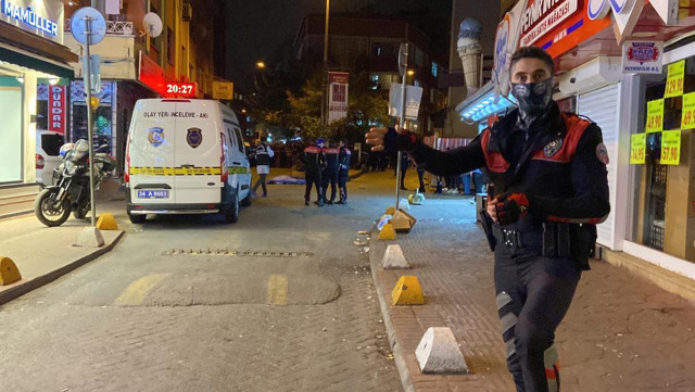 Beyoğlu’nda sokak ortasında silahlı saldırı: 1 ölü, 1 yaralı - Resim: 2