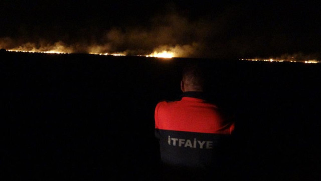 4 gündür yanıyor! Alevler ilçe merkezinden görülüyor - Resim: 0