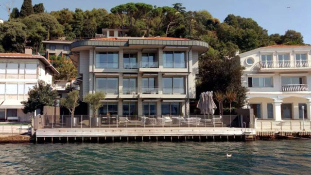 Rus oligark Abramoviç İstanbul Boğazı'na yerleşti! Kiraladığı yalının aylık kirası 50 bin dolar - Resim: 0