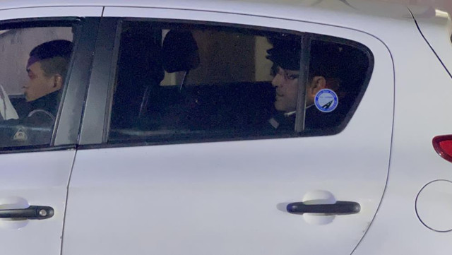 Murat Hazinedar'dan hastane çıkışı polislere tepki: Yapmayın bunu, itip duruyorsunuz ayıp - Resim: 0