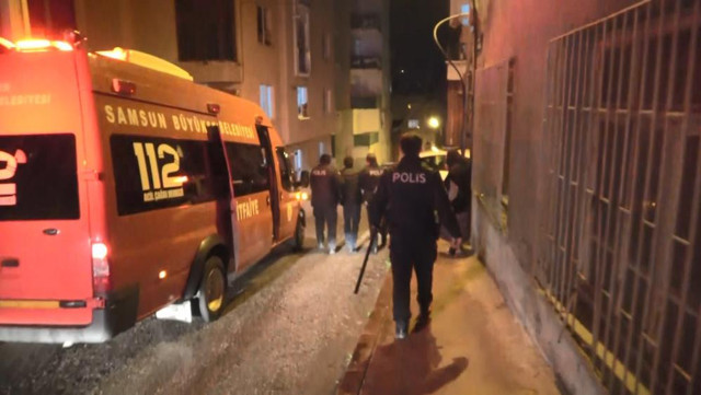 Mahalleyi ayağa kaldırdı! Evinin banyosunu yaktı, çatıya çıkıp intihara kalkıştı! - Resim: 2