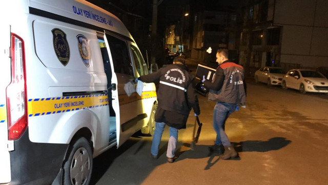 Oğulları kavga eden iki baba birbirine girdi! Silahlı kavga kanlı bitti - Resim: 0