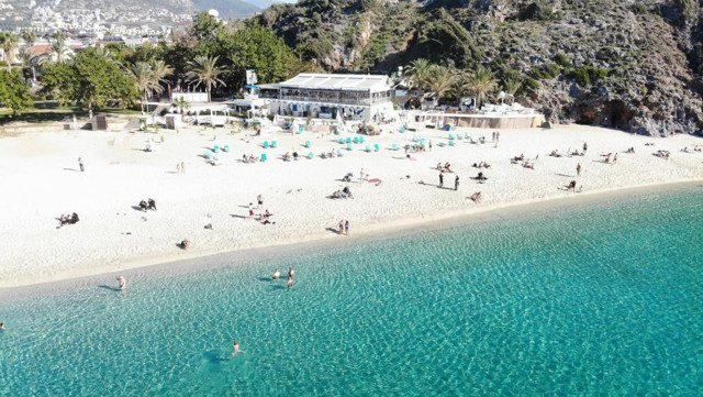 Yılın son günü Alanya sahillerine bakın! Görüntüler şaşırttı - Resim: 1