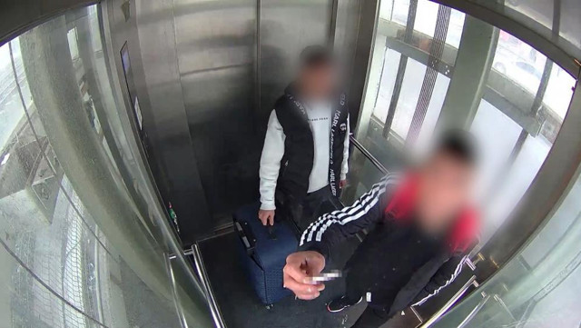 Kocaeli'de ilginç olay: Asansörde "Bu kadar da olmaz" dedirten görüntü! - Resim: 0