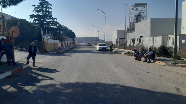 İzmir'de boya fabrikasında korkutan patlama: 5 işçi yaralandı - Resim: 1