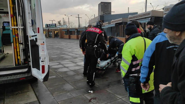 Kocaeli'de genç kızların kavgası kanlı bitti! 15 yaşındaki kız kalçasından bıçakladı - Resim: 2