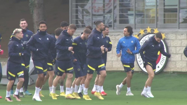 Fenerbahçe'nin yeni yıldızı Samet Akaydın ilk idmanına çıktı! - Resim: 1