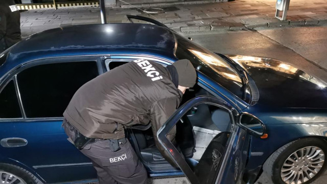 Uyuşturucuyla yakalandı: Pişkin savunması pes dedirtti! - Resim: 1