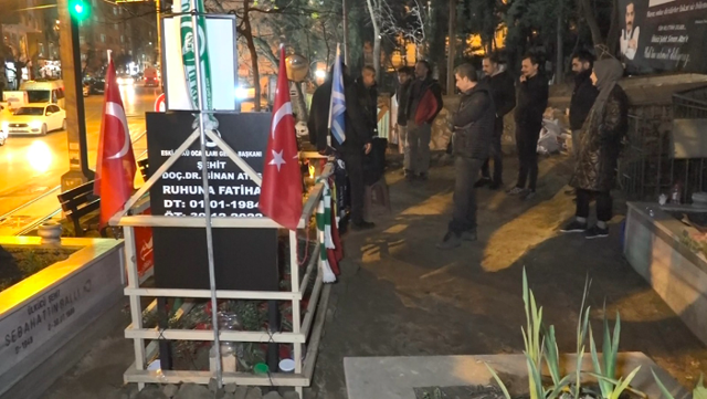 Sinan Ateş'in mezarında 7/24 'saygı' nöbeti tutuluyor - Resim: 0