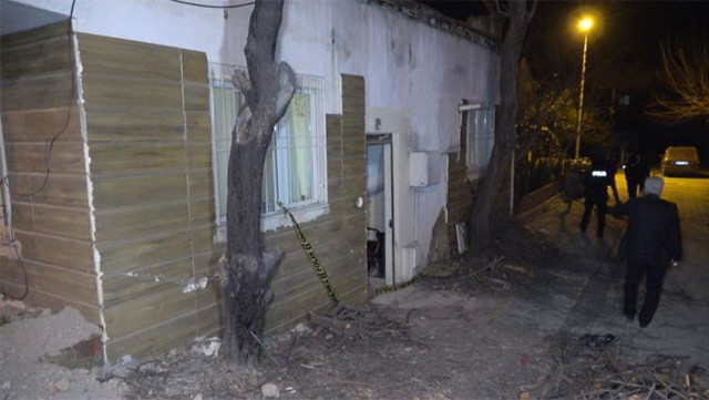 Evde yüzünde darp, vücudunda izmarit izleri olan bebek cesedi bulundu komşuları acı gerçeği söyledi - Resim: 0