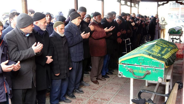 Kızını enkaz başında bekleyen baba kalp krizi sonucu vefat etti - Resim: 0