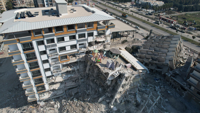 Hatay'da depremde çöken lüks bina ile ilgili korkunç gerçek! Deprem sabahı kaçmış - Resim: 1