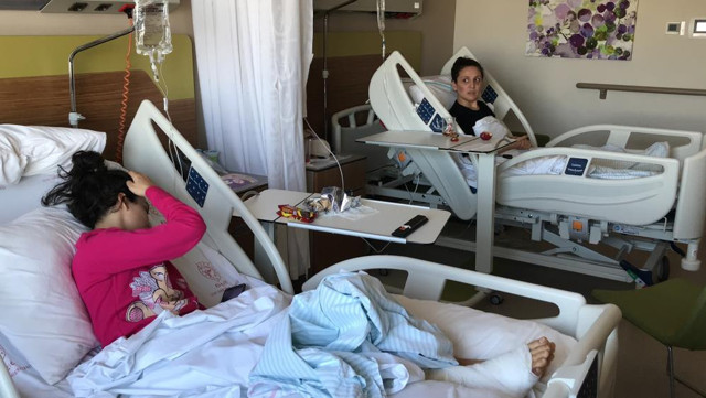 Depremde eşini ve küçük kızını kaybeden anne yürekleri dağladı: "Kızım evcilik oynuyoruz sanıyordu" - Resim: 4