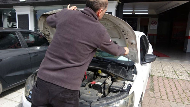 Pendik'te alacağı araç hasarlı çıktı, ekspertiz ücretini alamayınca lastikleri kesti - Resim: 1