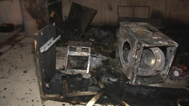 İşten çıkarıldı, sinir krizi geçirdi! Apartman görevlisi bütün eşyalarını yaktı - Resim: 3