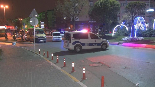 "Dur" ihtarına uymadı, İstanbul'u birbirine kattı! Çok sayıda otomobile çarpa çarpa gitti - Resim: 2