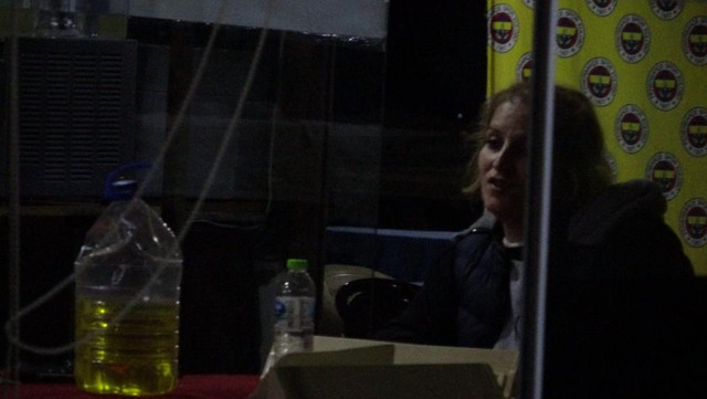 Zonguldak'ta koku dolu anlar! Ailesini rehin aldı, üzerine benzin döküp bıçakla kendini yaraladı - Resim: 0