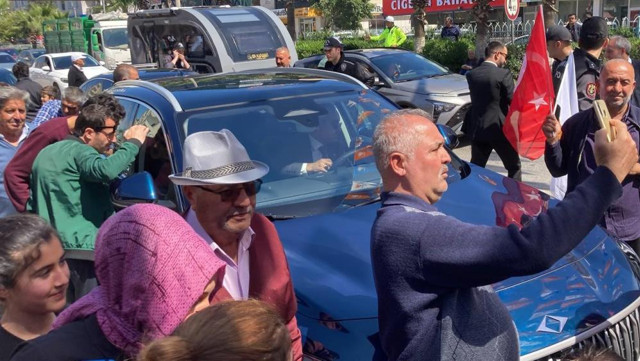 Bakan Nebati Togg'la geldi, vatandaşlar araçtan gözlerini alamadı - Resim: 2