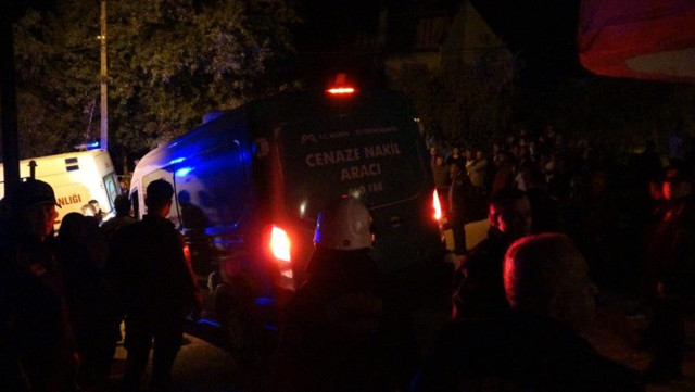 Mersin'de yangın faciası! Üçüzlerden 2'si hayatını kaybetti, 1'i ağır yaralandı! - Resim: 3