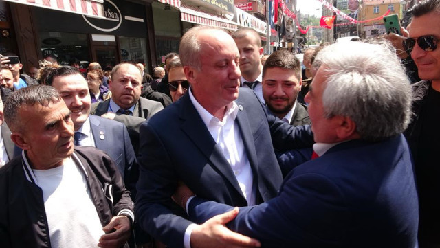 Muharrem İnce o sözleri duyunca çılgına döndü! Vatandaşa sert tepki: Ayıp yaşından utan! - Resim: 0