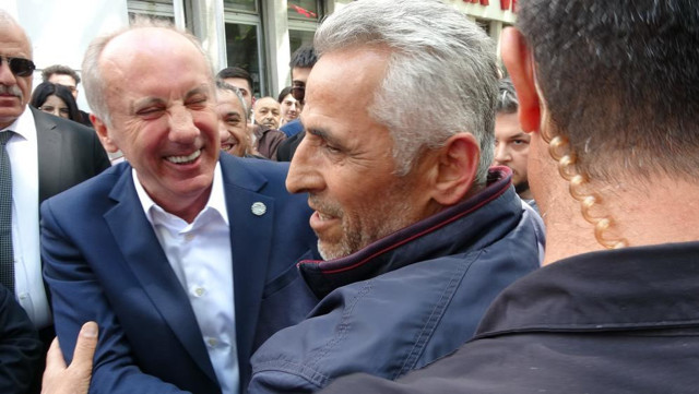 Muharrem İnce o sözleri duyunca çılgına döndü! Vatandaşa sert tepki: Ayıp yaşından utan! - Resim: 4