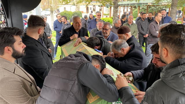 Akrabası Danimarka'da öldü! Bakan Fahrettin Koca, Konya'da cenaze törenine katıldı - Resim: 0