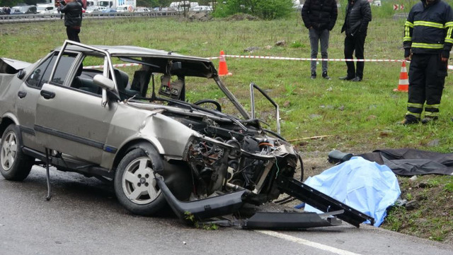 Zonguldak'ta cinayet gibi kaza! Yolcular araçtan fırladı: Ölenlerin isimleri belli oldu! - Resim: 0