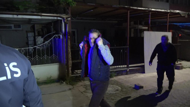 Komedi filmi gibi kumar operasyonu: Şüpheliler şekilden şekle girdi! “Nikah kıyıyorduk” - Resim: 1
