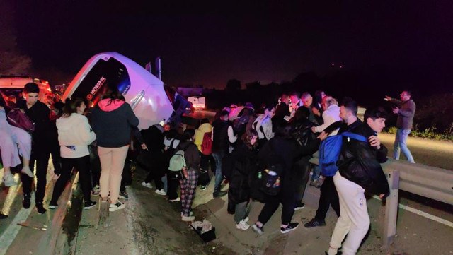 Bursa can pazarı! Öğrencileri taşıyan tur otobüsü devrildi: Ölüler ve çok sayıda yaralı var! - Resim: 5