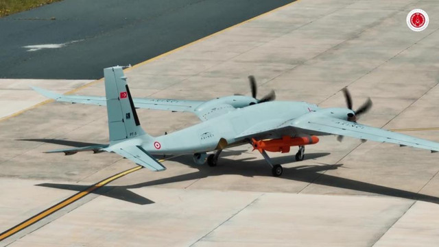 Dünyada bir ilk! Yerli füze ÇAKIR, Akıncı TİHA’dan atıldı: 7 bin metreden hedefi tam isabetle vurdu! - Resim: 1