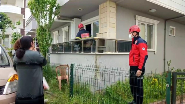 Sakarya'da ilginç olay! Evde kilitli kaldığı söylenen yaşlı kadın ekiplere zorluk çıkardı - Resim: 0