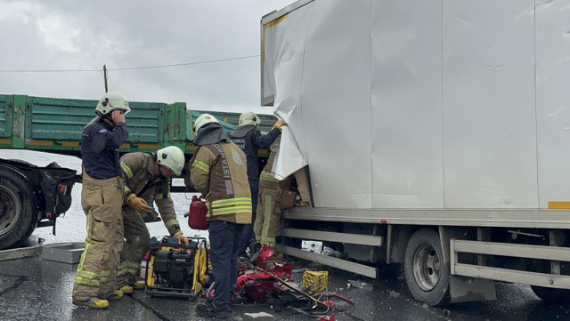 Arnavutköy’de feci kaza: Cansız bedeni 1 saat sonra çıkarıldı, yakınları ise sinir krizi geçirdi! - Resim: 3