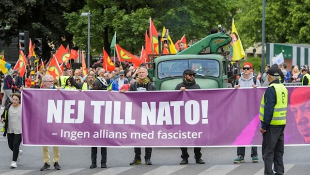İsveç’te PKK paçavralarıyla Türkiye’yi protesto ettiler! - Resim: 0