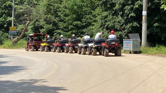 Freni tutmayan ATV kazaya sebep oldu: 4 kişi yaralandı - Resim: 3