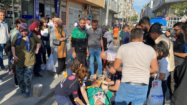 Çılgına döndü, ters yönde 4 nala koştu! Tekirdağ'da at arabası yayaya çarptı, sahibi bırakıp kaçtı - Resim: 3
