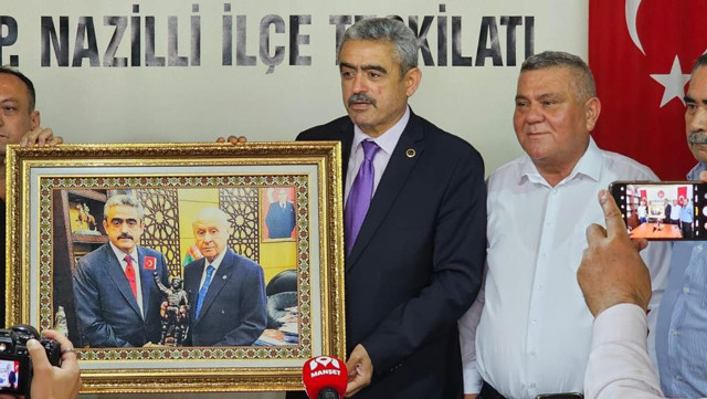 Bahçeli'nin açıklaması heyecanlandırdı! MHP'li isim ilçe adı verdi: "Mutlaka il olacaktır" - Resim: 1